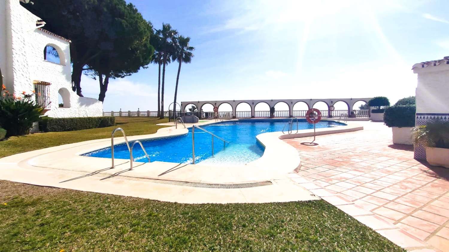 MAGNIFIQUE PENTHOUSE EN DUPLEX AVEC VUE SUR LA MER PRÈS DU STUPA BOUDDHISTE À BENALMADENA PUEBLO