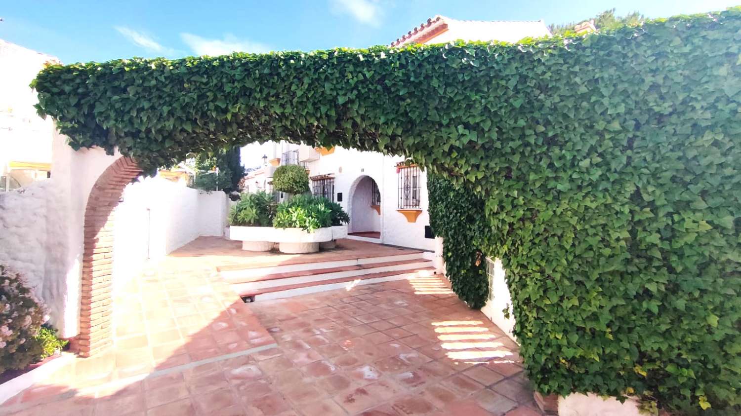 BELLISSIMO ATTICO DUPLEX CON VISTA SUL MARE VICINO ALLO STUPA BUDDISTA DI BENALMADENA PUEBLO