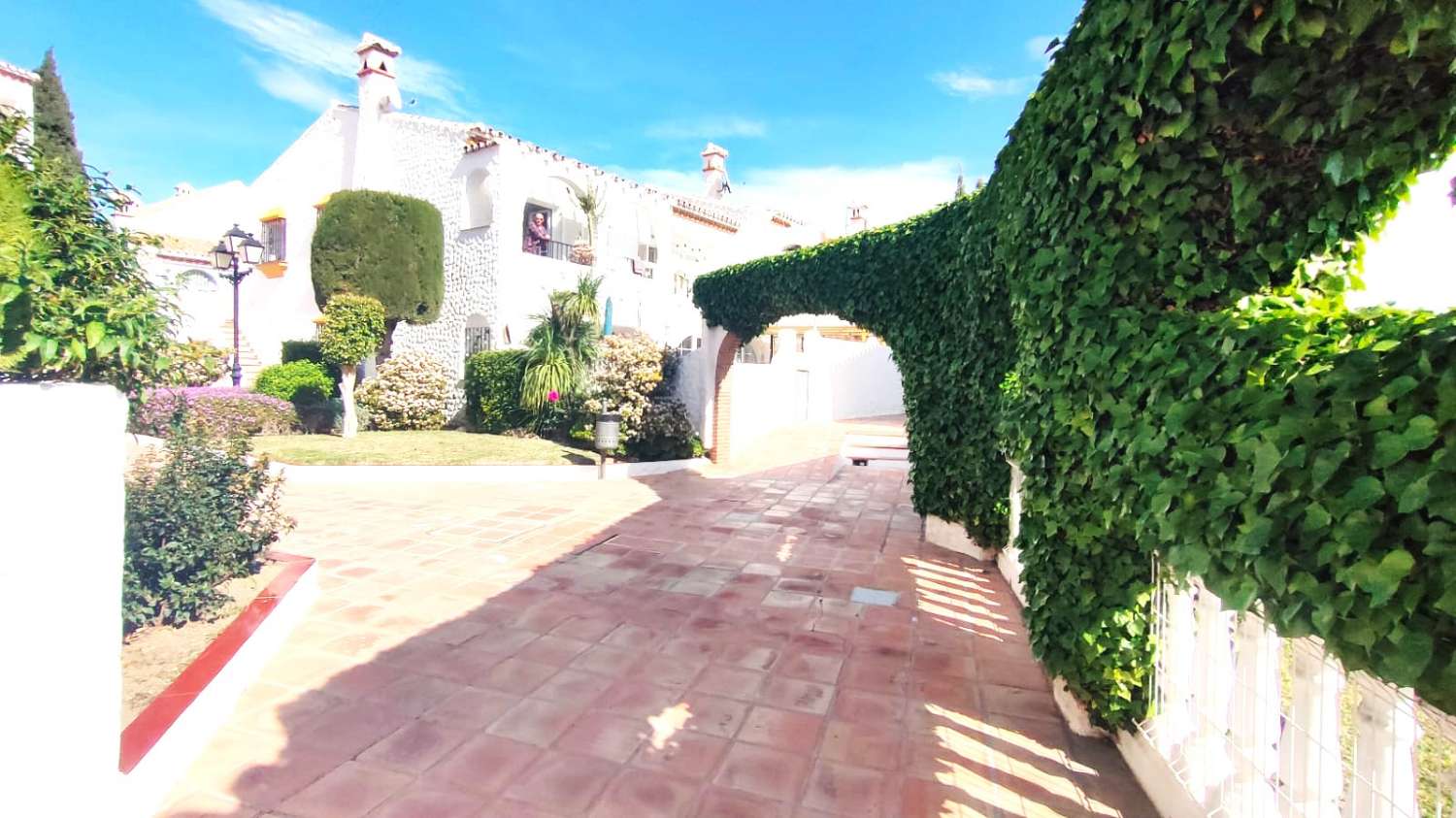 MAGNIFIQUE PENTHOUSE EN DUPLEX AVEC VUE SUR LA MER PRÈS DU STUPA BOUDDHISTE À BENALMADENA PUEBLO